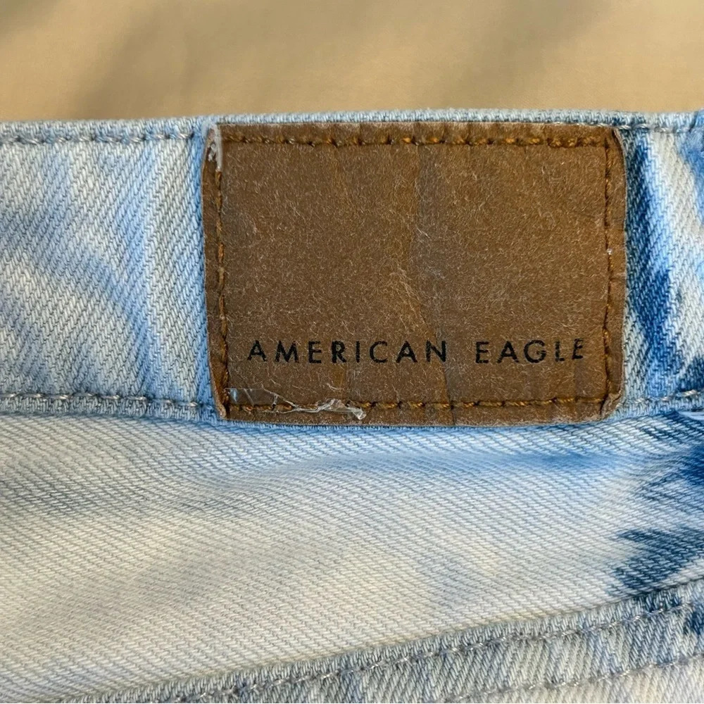 American Eagle Highest Rise Mom Short Acid Wash Shorts Women’s 2 Distressed Hem - Picture 6 of 11